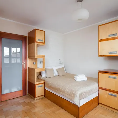 Tarchomin Standard By Bookinghost